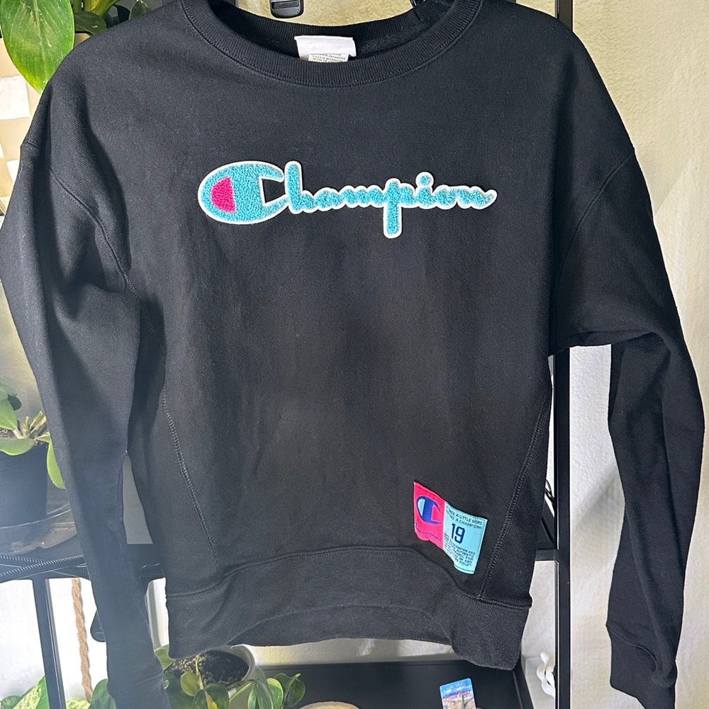 Champion Reverse Weave Sweatshirt
Women's Size S Black Embroidered